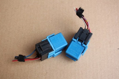 Реле bmw niebieski 8364581 фото №1