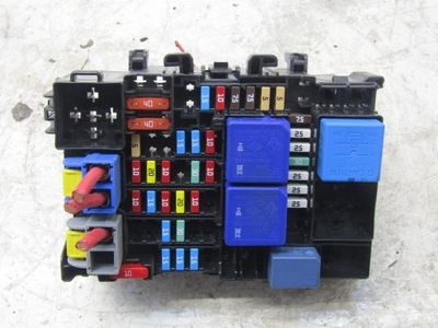 Коробка запобіжників 1.2 tce renault megane iv hb 243800453r фото №1