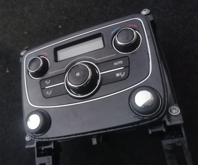 Панель обдув кондиціонера задня jaguar f-pace x761 фото №1