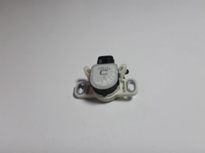 2016 toyota yaris датчик 8951033020 фото №1