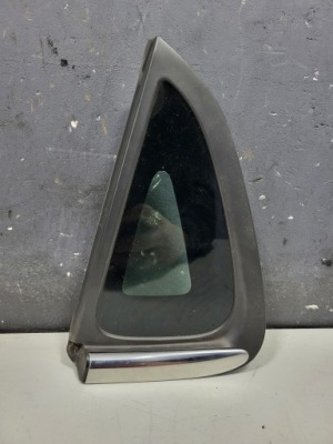 Renault clio iv скло трикутне задня лівий фото №1