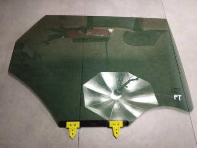 Renault kadjar 2015 стекло правая задняя дверь фото №1