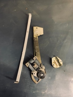 Mercedes w116 se механізм підйомник скло правий задній фото №1