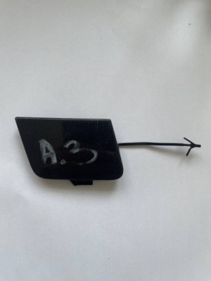 Audi a3 8p заглушка фаркоп захист бампера перед 8p4807241 фото №1