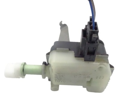 Toyota avensis t25 привод крышка топлива 77030-05010 фото №1