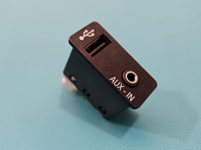 Роз'єм usb bmw x1 e84 9241331 фото №1