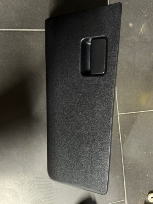 Toyota prius iv 4 2017 2016 2019 бардачок пассажира фото №1