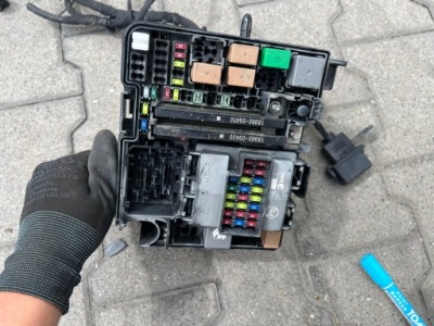 Kia optima iv 2.4 корпус предохранителей usa фото №1