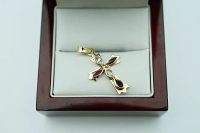 ZŁOTA ZAWIESZKA KRZYŻYK 585/14K 1,82G