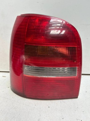 Лампа задня лівий audi a4 s4 b5 8d фото №1