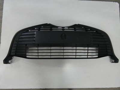 Решётка бампера toyota yaris фото №1