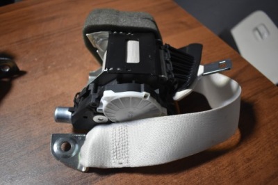 Ремінь натягувач задній лівий mercedes w217 1 фото №1