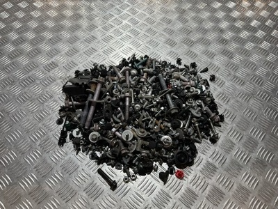 Болты клипсы с демонтажа mazda 3 bp 19- фото №1