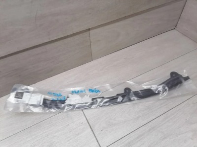 10346. mercedes b w247 прокладка двері правий перед a2477200404 фото №1