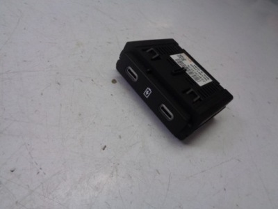 Разъём порты usb renault austral 1.3 mild hybrid 2023 rok фото №1