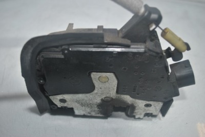 Замок дверь левое  задняя 7pin bmw x5 8402601 фото №1