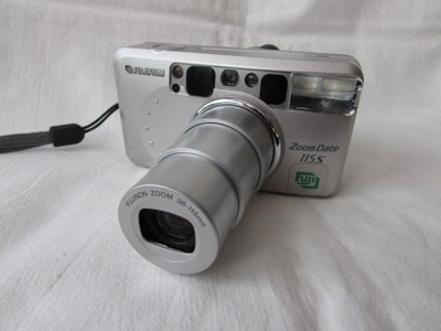 Fujifilm Zoom Date 115S aparat analogowy
