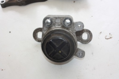 Подушка двигуна ford mondeo mk3 2,2 tdci фото №1