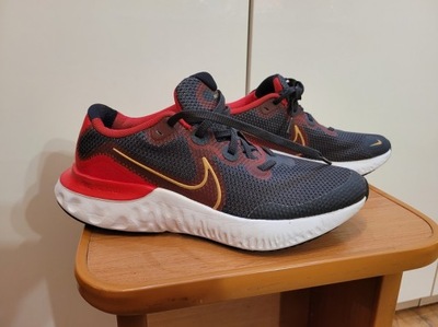 Nike buty do biegania Renew Run W rozmiar 39