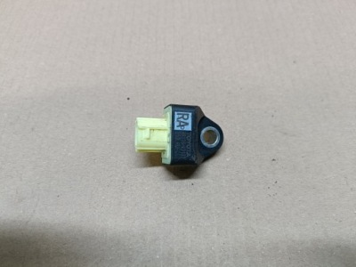 Датчик удару toyota оригінальний номер 89173-42100 фото №1