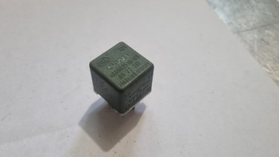 Реле saab 9000 8522310 фото №1