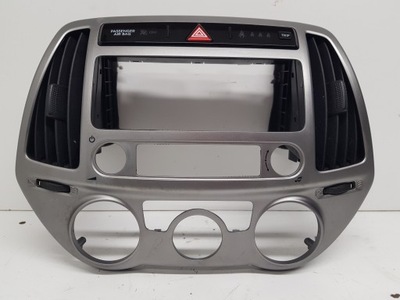 Hyundai i20 lift панель рамка радио 84704-1j630 фото №1