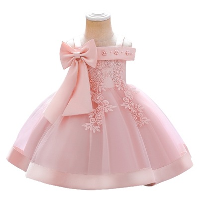 Sukienka księżniczki z odkrytymi ramionami 3D5