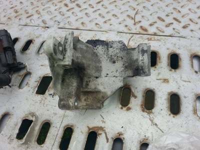 Ford focus mk1 - кронштейн двигателя фото №1