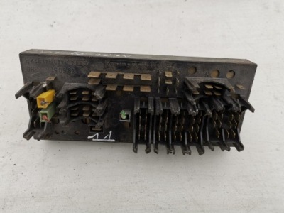 Коробка запобіжників 443941822b audi 80 фото №1