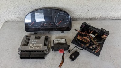 Бортовой компьютер набор vw touran 1.9 tdi фото №1
