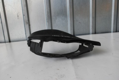 Воздухозаборник воздуха audi a8 d2 077129044a фото №1