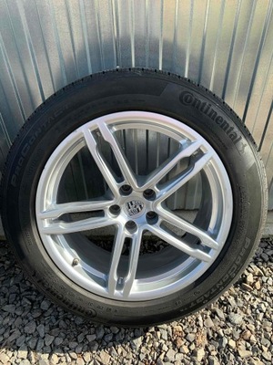 PORSCHE MACAN SET ORIGINAL DISCS FROM TIRES  