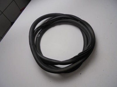 Прокладка двері лівий задня opel mokka 2012- фото №1