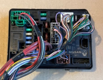 Модуль коробка bsi uch upc renault clio v captur ii arkana 284b73384r фото №1