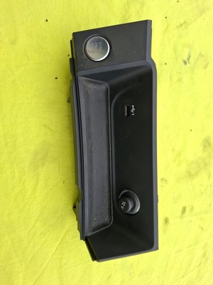 Панель usb прикуриватель a5 8w оригинал 8w1864131c фото №1