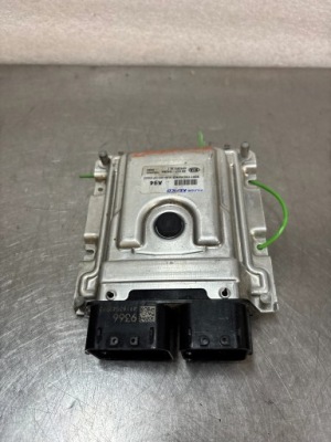 Бортовий комп'ютер двигуна kia picanto iii 3 39107-04294 фото №1