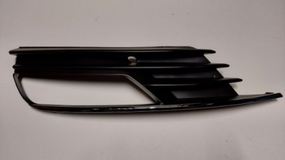 Решітка радіатора w бампері audi a3 8v фото №1