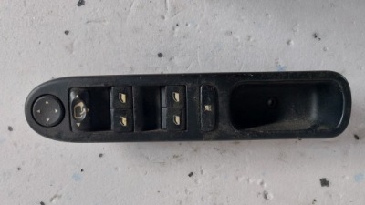 Peugeot 407 панель керування вікон 53269700/1 фото №1