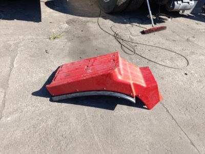 Крила підкрилок закабінний man tgs e-6 праве 81.61210.0670 фото №1