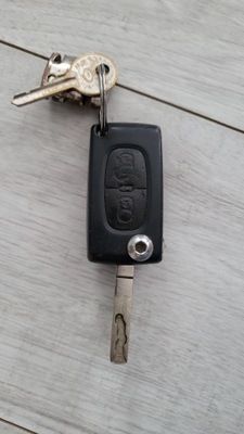 Citroen berlingo ii ключ ключ pilot фото №1