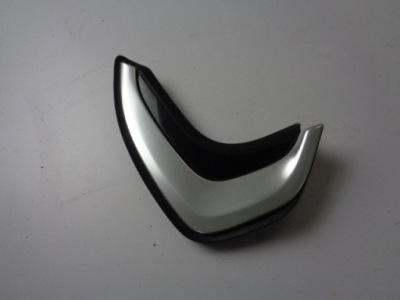 Молдинг стойка правый задняя bmw serii 1 f40 2019- фото №1