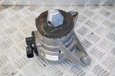 Подушка двигателя mercedes w167 6.3 amg a1672404100 фото №1