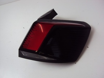 Лампа правый задняя peugeot 3008 ii 2016- фото №1