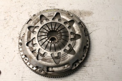 Vw golf v 1.4 b зчеплення колесо диск притиск комплект фото №1