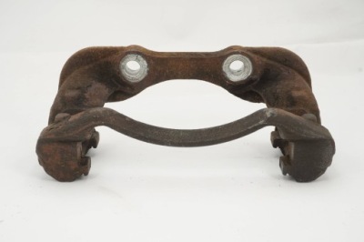 Скоба суппорт правый peugeot 308 фото №1