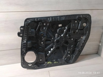 8905. mercedes gla w247 підйомники скло правий перед a2477202006 фото №1