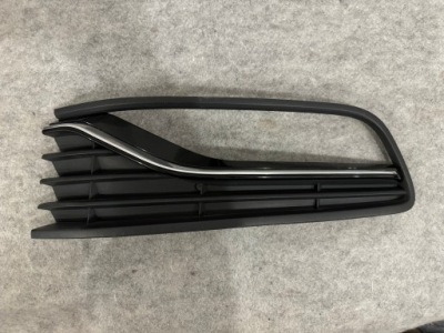 Volkswagen оригинальный номер 6c0853665d решётка бампера фото №1