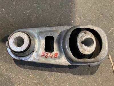 Renault megane iv кронштейн подушка двигателя 112383734r фото №1