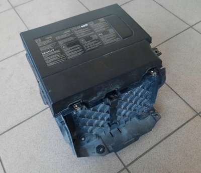 Kompletna obudowa skrzynka akumulatora Renault Megane III