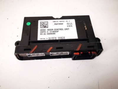 Tesla model s модуль управление двери 2015 100310100e 1003101-00-e, 60068 фото №1